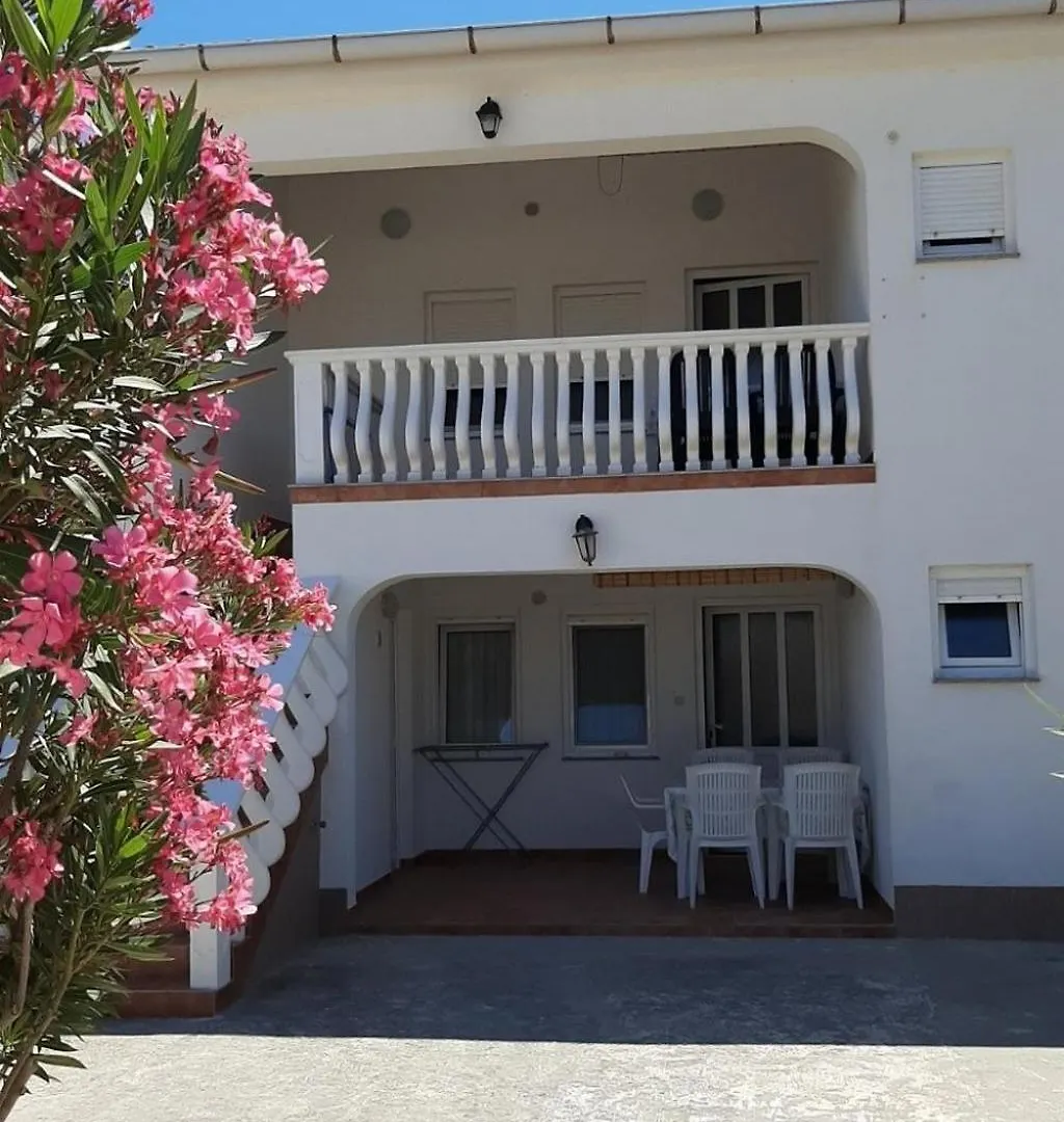 Apartments By The Sea Vir - 24066